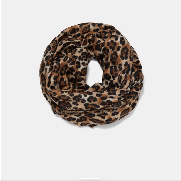 🐆Zara Animal Print Scarf - Picture 3 of 5
